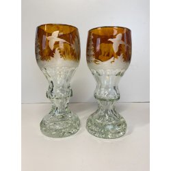 COPPIA CALICI CRISTALLO BOEMIA AMBRATO MOLATO SCENA CACCIA ORSO FAGIANO FORESTA