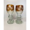 COPPIA CALICI CRISTALLO BOEMIA AMBRATO MOLATO SCENA CACCIA ORSO FAGIANO FORESTA