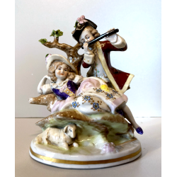 STATUINA FIGURA PORCELLANA CAPODIMONTE SCENA ROMANTICA DAMA GENTILUOMO FLAUTO