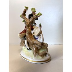 STATUINA FIGURA PORCELLANA CAPODIMONTE SCENA ROMANTICA DAMA GENTILUOMO FLAUTO