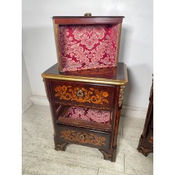 COPPIA COMODINI LEGNO INTARSIATO EPOCA '900 3 CASSETTI DECORI BRONZO DORATO