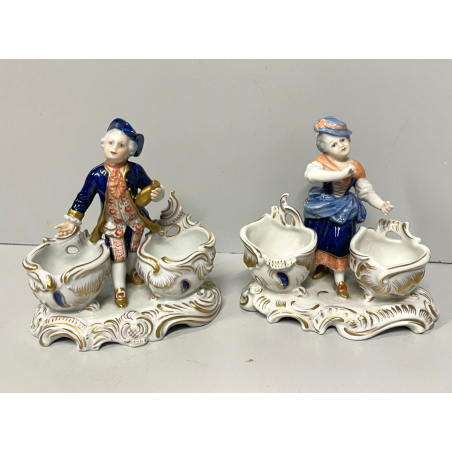 COPPIA STATUINE PORCELLANA AELTESTE VOLKSTEDT SALIERA PEPIERA FIGURE DECORO ORO
