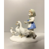 FIGURINA BAMBINA OCHE PORCELLANA GIRL WITH FLOWERS GOOSES Mod. 10685 VINTAGE '70