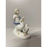 FIGURINA BAMBINA OCHE PORCELLANA GIRL WITH FLOWERS GOOSES Mod. 10685 VINTAGE '70