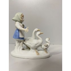 FIGURINA BAMBINA OCHE PORCELLANA GIRL WITH FLOWERS GOOSES Mod. 10685 VINTAGE '70