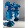 COPPIA VASI Mary Gregory VETRO TRASPARENTE BLU DECORO FIGURA SMALTO BIANCO 1880