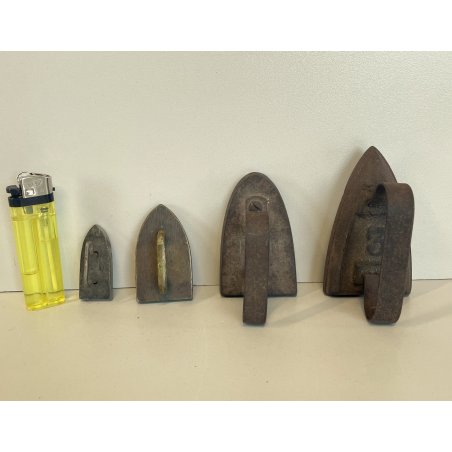 antichi 4 piccoli FERRI da STIRO miniature RARISSIMI '800/'900