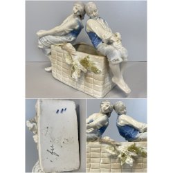 ANTICO VASO SCULTURA FIORIERA CENTROTAVOLA PORCELLANA FIGURE SCENA ROMANTICA 900