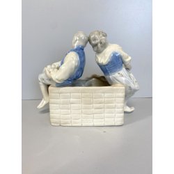 ANTICO VASO SCULTURA FIORIERA CENTROTAVOLA PORCELLANA FIGURE SCENA ROMANTICA 900