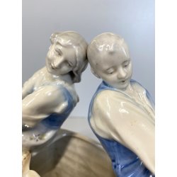 ANTICO VASO SCULTURA FIORIERA CENTROTAVOLA PORCELLANA FIGURE SCENA ROMANTICA 900