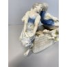 ANTICO VASO SCULTURA FIORIERA CENTROTAVOLA PORCELLANA FIGURE SCENA ROMANTICA 900