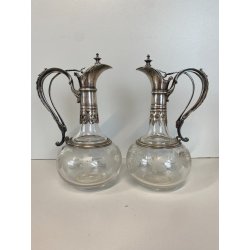 ANTICA COPPIA VERSATOIO AMPOLLA BOCCA METALLO ARGENTATO DECORO FOGLIATO 19 cm/h