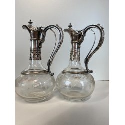 ANTICA COPPIA VERSATOIO AMPOLLA BOCCA METALLO ARGENTATO DECORO FOGLIATO 19 cm/h