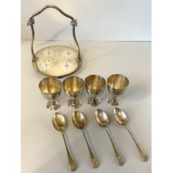 SET SERVIZIO per 4 UOVA ALLA COQUE BREAKFAST EGGS HOLDER METALLO ARGENTATO UK