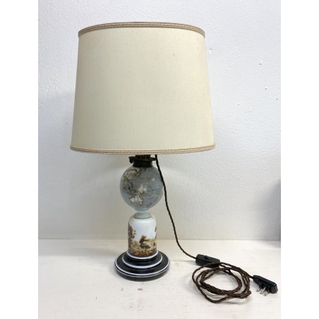LAMPADA A PETROLIO ELETTRIFICATA VETRO OPALINO DECORO PAESAGGIO MAPPAMONDO 58 cm