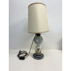 LAMPADA A PETROLIO ELETTRIFICATA VETRO OPALINO DECORO PAESAGGIO MAPPAMONDO 58 cm