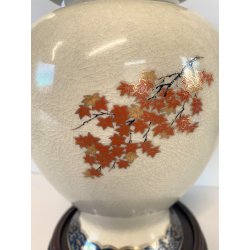 VASO con COPERCHIO PORCELLANA Satsuma JAPAN DECORO ISTORIATO PAVONI FIORI FOGLIE