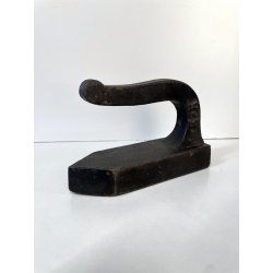 RARO ANTICO FERRO DA STIRO GHISA epoca 800 MONOBLOCCO misure 3.5 ATTREZZO SARTO