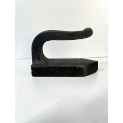 RARO ANTICO FERRO DA STIRO GHISA epoca 800 MONOBLOCCO misure 3.5 ATTREZZO SARTO