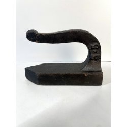 RARO ANTICO FERRO DA STIRO GHISA epoca 800 MONOBLOCCO misure 3.5 ATTREZZO SARTO