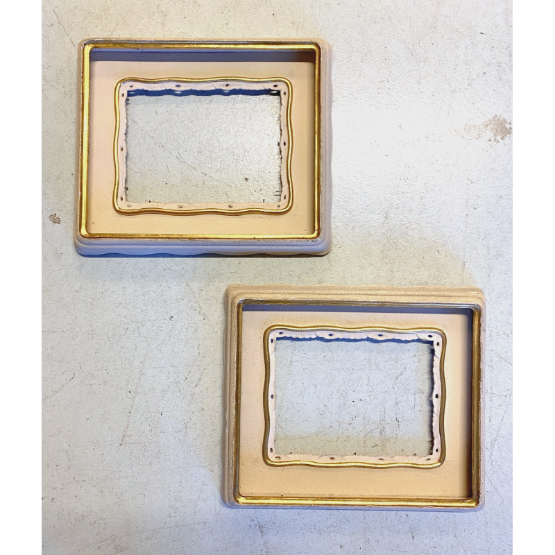 COPPIA CORNICE ANTICA SAGOMATA COLOR AVORIO ORO