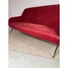 ANTICO DIVANO VINTAGE TESSUTO ROSSO ANNI 50 GAMBE OTTONE SOFA ITALIA DESIGN