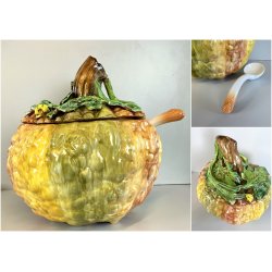 ZUPPIERA VINTAGE  ZUCCA COPERCHIO MESTOLO CERAMICA BIANCA DIPINTA A MANO ø32 cm