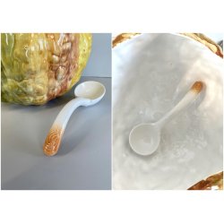 ZUPPIERA VINTAGE  ZUCCA COPERCHIO MESTOLO CERAMICA BIANCA DIPINTA A MANO ø32 cm