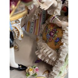 GRUPPO SCULTOREO PORCELLANA Capodimonte SCENA GALANTE DAME SPECCHIO GENTILUOMO