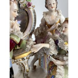 GRUPPO SCULTOREO PORCELLANA Capodimonte SCENA GALANTE DAME SPECCHIO GENTILUOMO