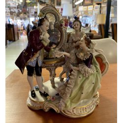 GRUPPO SCULTOREO PORCELLANA Capodimonte SCENA GALANTE DAME SPECCHIO GENTILUOMO