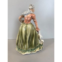FIGURA PORCELLANA Capodimonte C. Mollica ANZIANA CONTADINA NUTRE POLLI 22,5cm/h