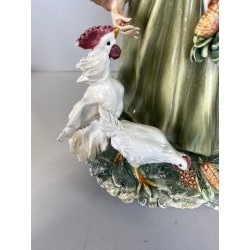 FIGURA PORCELLANA Capodimonte C. Mollica ANZIANA CONTADINA NUTRE POLLI 22,5cm/h