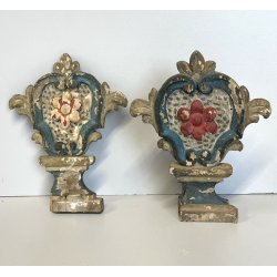 ANTICA COPPIA VASI D'ALTARE DECORO FLOREALE FREGI LEGNO EPOCA 1800
