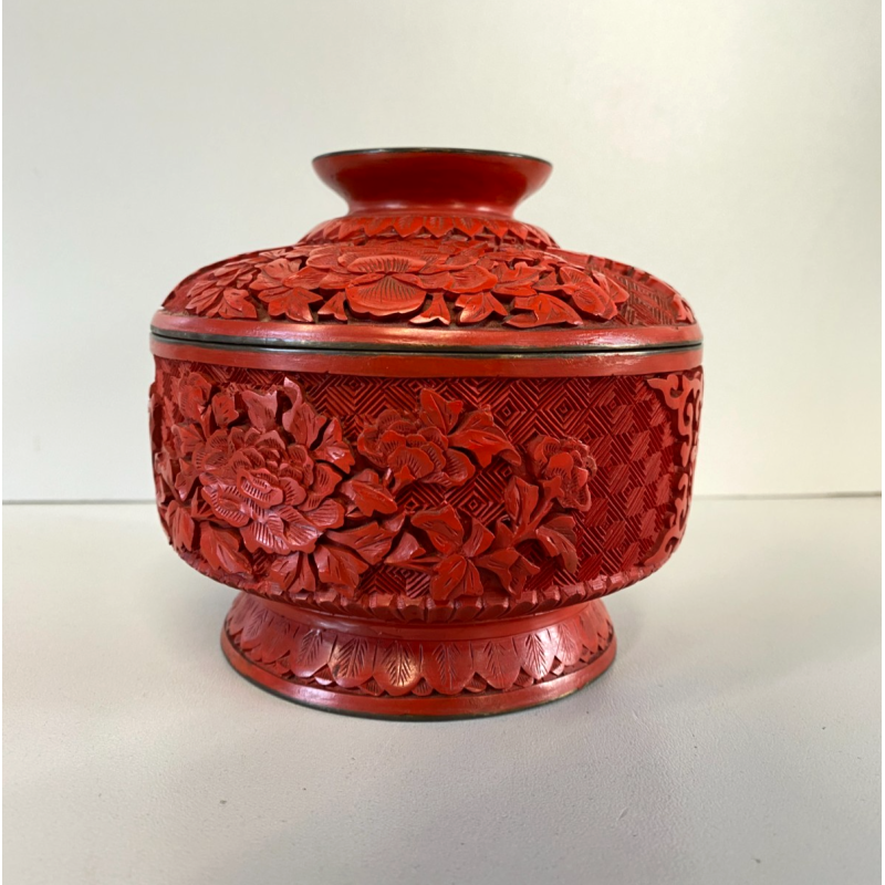 SCATOLA CINESE LACCA CINABRO ROSSO INTAGLIATO INTERNO SMALTO BLU DECORO FLOREALE