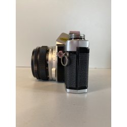 OLIMPUS OM-1 FOTOCAMERA REFLEX pellicola 35 mm NERA OBIETTIVO G.Zuiko 50 mm