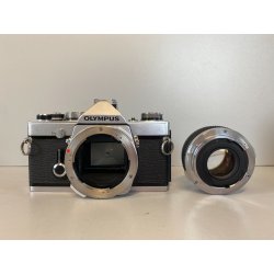 OLIMPUS OM-1 FOTOCAMERA REFLEX pellicola 35 mm NERA OBIETTIVO G.Zuiko 50 mm