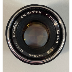 OLIMPUS OM-1 FOTOCAMERA REFLEX pellicola 35 mm NERA OBIETTIVO G.Zuiko 50 mm