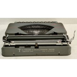 MACCHINA da SCRIVERE VINTAGE Hermes Baby OLD TYPEWRITER anni 50 PAILLARD Suisse
