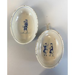 ANTICA COPPIA CIOTOLA OVALE  DECORO di GENERE SMALTO BLU BIMBI che GIOCANO '900