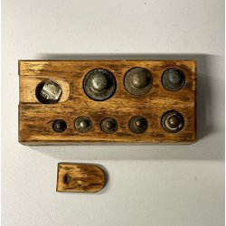 ANTICO SET PESI per BILANCIA di precisione con BASAMENTO in LEGNO