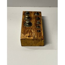 ANTICO SET PESI per BILANCIA di precisione con BASAMENTO in LEGNO