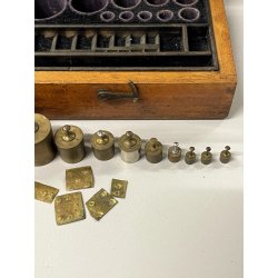 ANTICO SET PESI per BILANCIA FARMACIA scatola LEGNO strumento precisione scienza