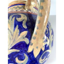 BROCCA GLOBULARE MANICO MAIOLICA LUSTRO METALLICO DECORO MOTIVO GRIFONI 33cm/h