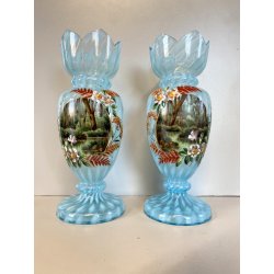 COPPIA VASO VITTORIANO VETRO OPALINO AZZURRO DECORO PAESAGGIO BOSCHIVO COROLLA