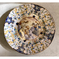 ANTICO PIATTO PARATA MAIOLICA POLICROMA SCENA MITOLOGICA DECORO GROTTESCHE ø52cm