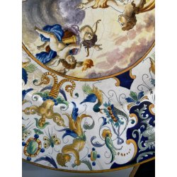 ANTICO PIATTO PARATA MAIOLICA POLICROMA SCENA MITOLOGICA DECORO GROTTESCHE ø52cm
