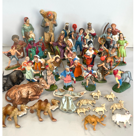Lotto 43 pz STATUINE PRESEPE PASTA PLASTICA VARIE EPOCHE SACRO ANIMALI NATALE
