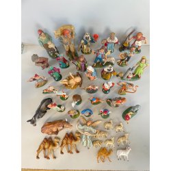 Lotto 43 pz STATUINE PRESEPE PASTA PLASTICA VARIE EPOCHE SACRO ANIMALI NATALE