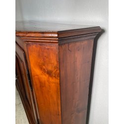 ANTICA CREDENZA SCANTONATA STRETTA LEGNO NOCE EPOCA 800 2 ANTE RIPIANI SERRATURA
